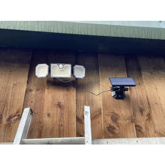 Yard / stable light