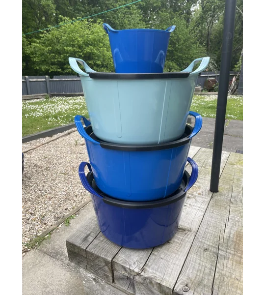Feed buckets