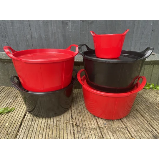 Feed buckets Red & Black