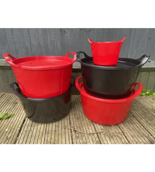 Feed buckets Red & Black