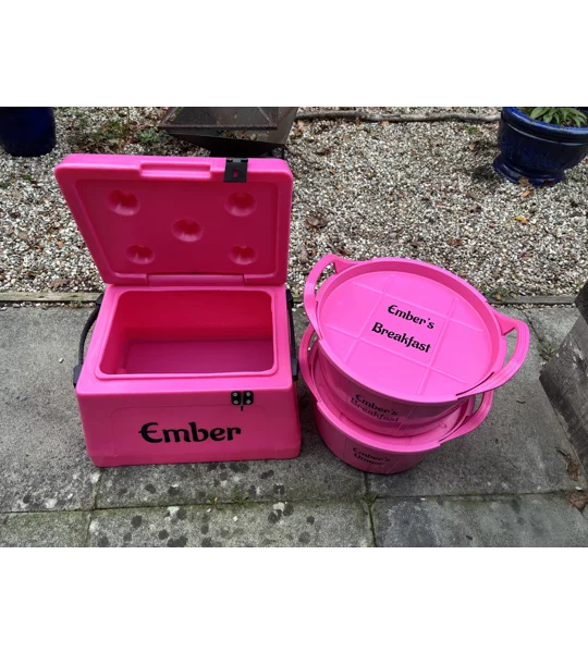 Feed buckets and Box set