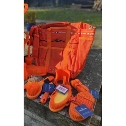 Orange Grooming kit