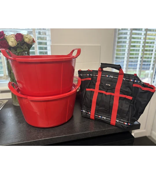 Red buckets & Grooming set