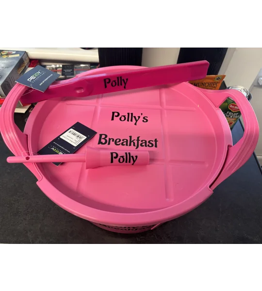 Feed bucket, stirrer & oil brush