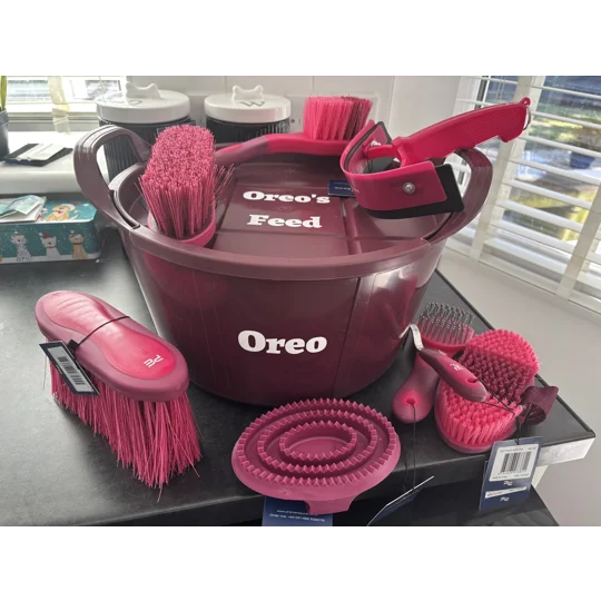 feed bucket and 8 piece set