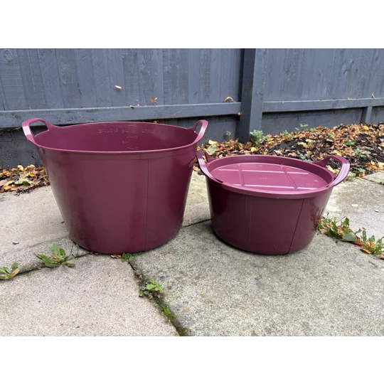 1 Feed & 1 Water Bucket
