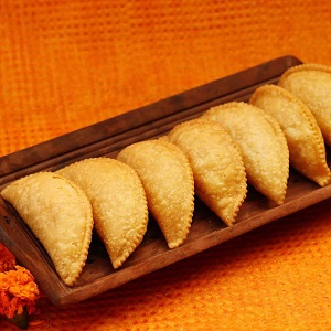 Besan Karanji