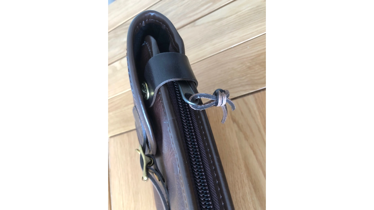 Leather gun slip 28”- 30” st..