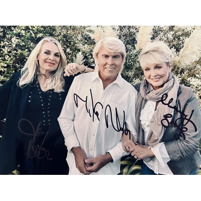 HAND SIGNED GROUP PHOTO