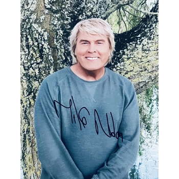 HAND SIGNED MIKE PHOTO