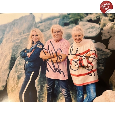 HAND SIGNED GROUP PHOTO 2023