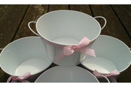 Set of 4 White Tin Planters