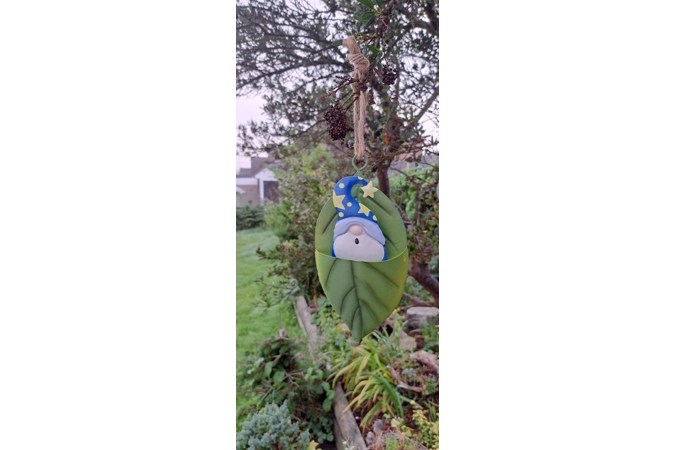 Leaf Hanging Gnomes Leaf Hanging Gnomes