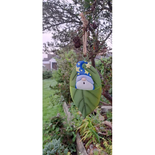 Leaf Hanging Gnomes