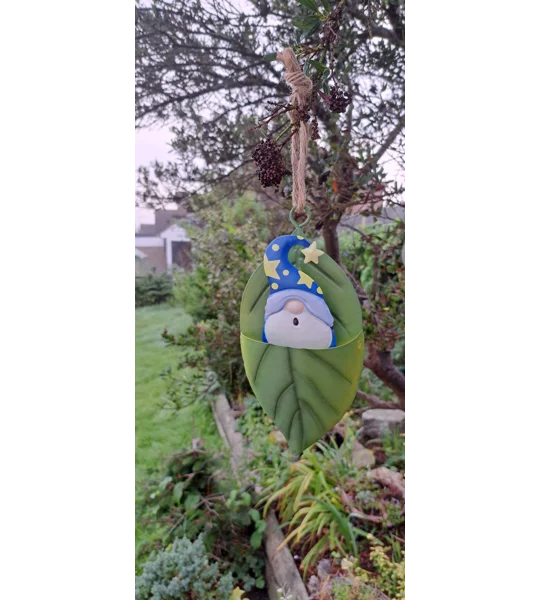 Leaf Hanging Gnomes