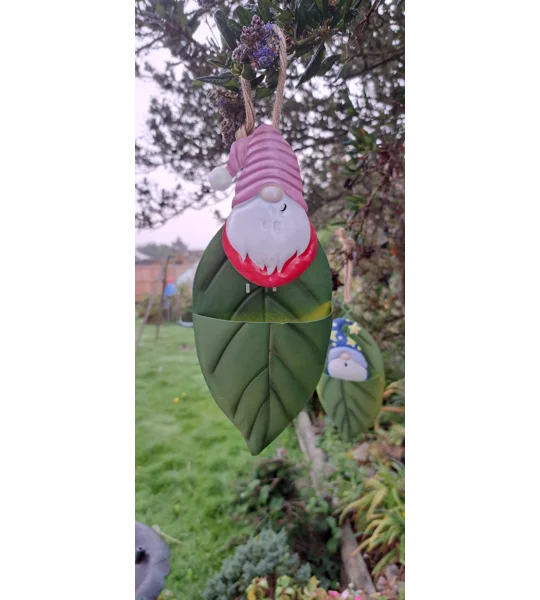 Leaf Hanging Gnomes