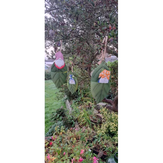 Leaf Hanging Gnomes