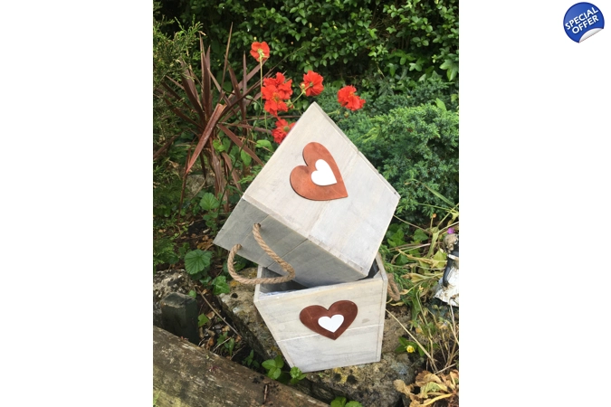 Pair of Wooden Heart Planters Pair of Wooden Heart Planters