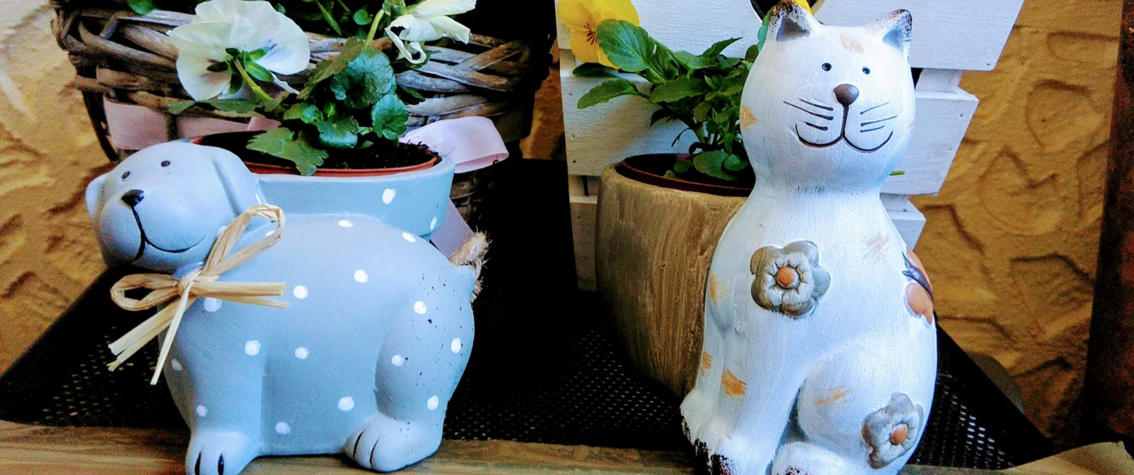 Dog and cat animal planters