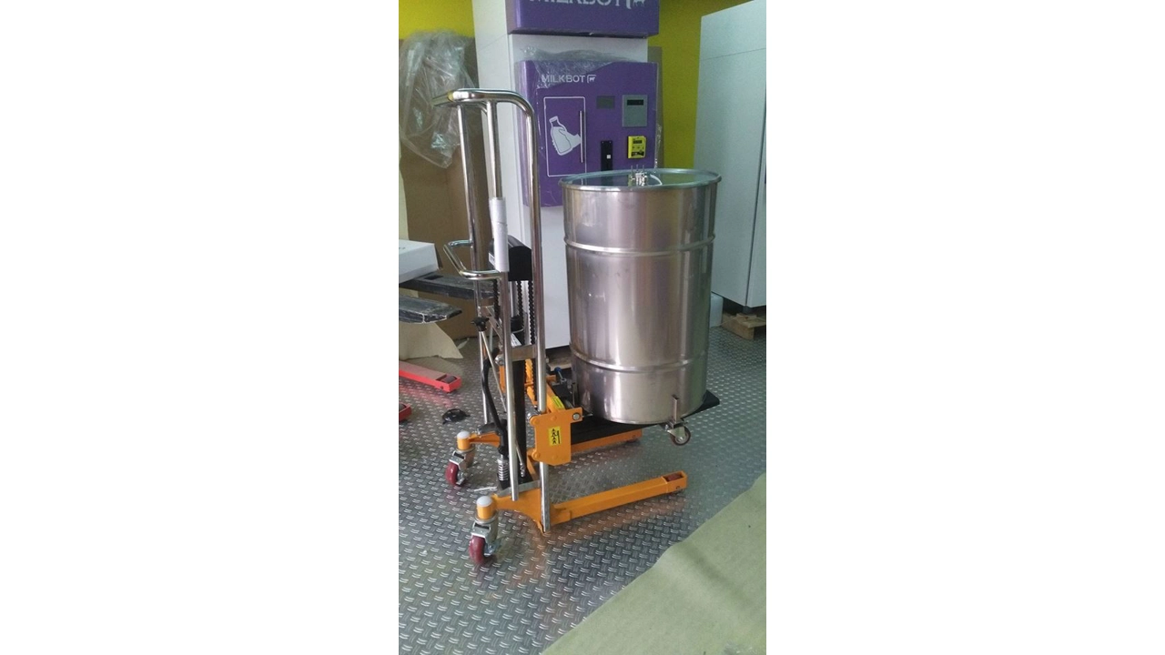 Milkbot tank fork lift loader