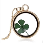 Τετράφυλλο τριφύλλι για τύχη και χρήμα