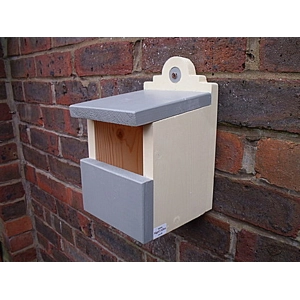 Robin and Wren traditional nest box, cream and grey.