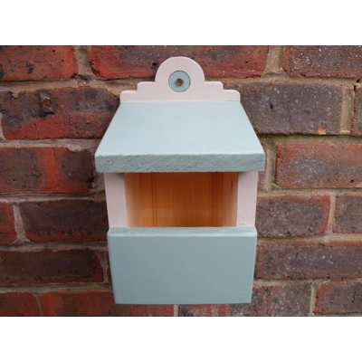 Robin and Wren traditional nest box, green and beige. title=