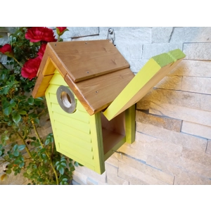 Beach Hut Nest Box. Spring green