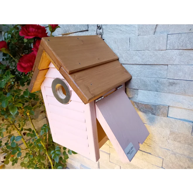 Additional Image for Beach Hut Nest Box. Pink