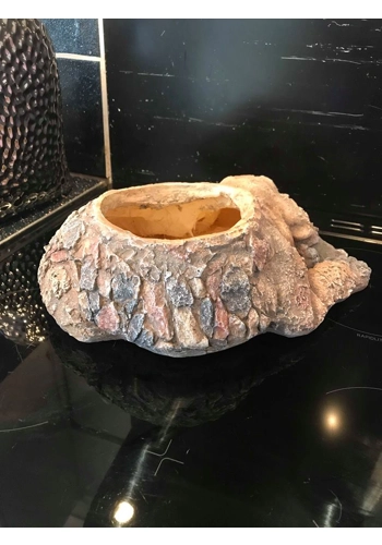 Moulld for maing this lovely laying down dog pot/bowl