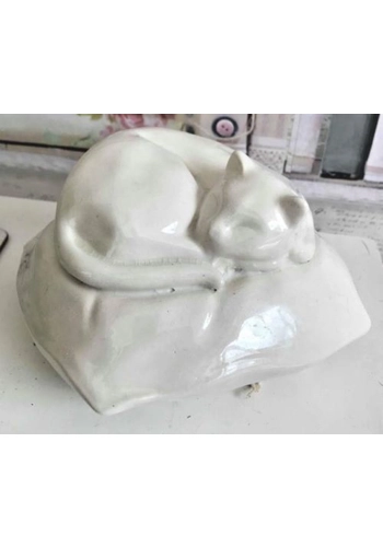 Latex mould for making sleeping cat