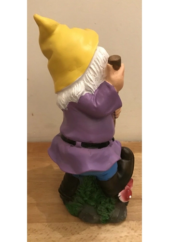 Latex mould for making this digging gnome