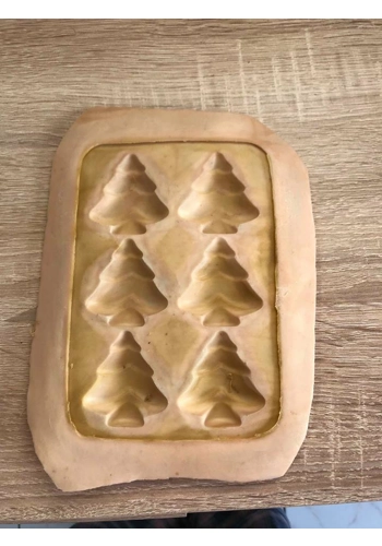latex mould for making these 6 small xmas trees