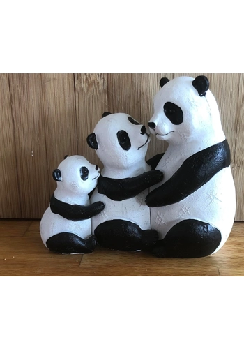 3 interlocking Pandas