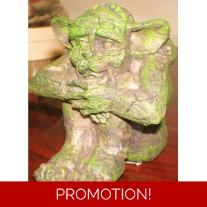 Small kneeling gargoyle