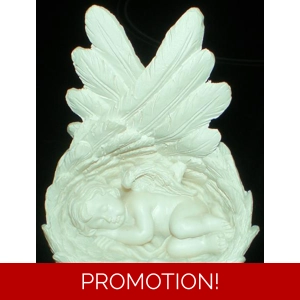 Small Cherub in wings