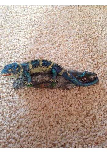 Lizard on a rock mould