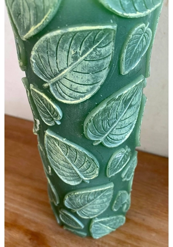 Latex mould for making this Leaf embossed candle