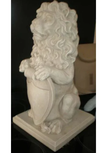 Stunning Proud Lion Statue