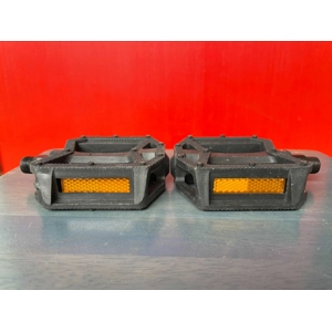 Large Pedals (Plastic)