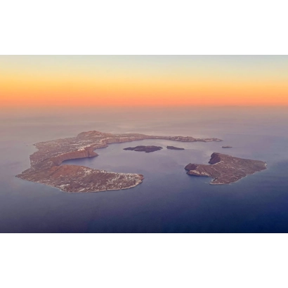 Why Santorini Is a Must-Visit Destination for Travellers