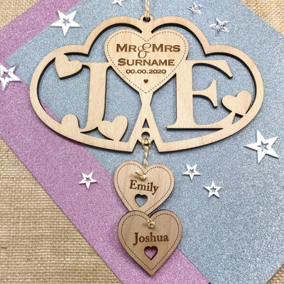 Wooden Personalised Wedding Entwined Hearts Keepsake Gift title=
