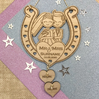 Personalised Married Couple Wooden Horseshoe Keepsake Gift title=