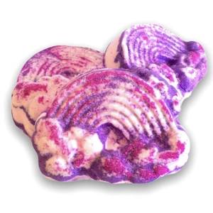 Snow fay bath bomb