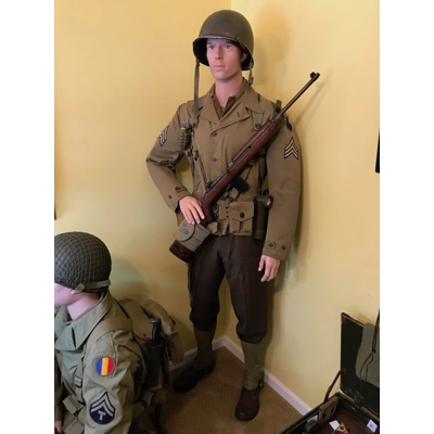 US WWII 29th Inf Div Sergeant Uniform Display with Equipment & Mannequin US WWII 29th Inf Div Sergeant Uniform Display with Equipment & Mannequin