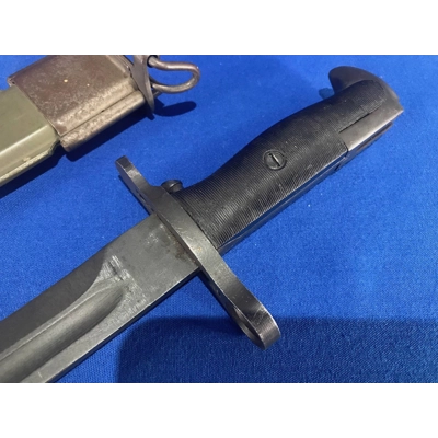US WWII US Army M1 Bayonet & Scabbard