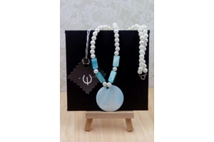 Blue shell and pearl beaded ..