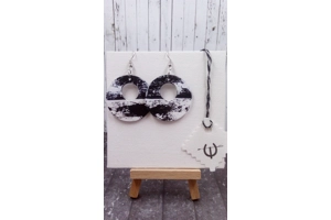 Round Black And White Wooden.. Round Black And White Wooden..