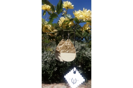 Gold Marble Look Teardrop Ea.. Gold Marble Look Teardrop Ea..