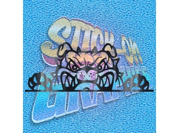 Hiding British Bulldog 001